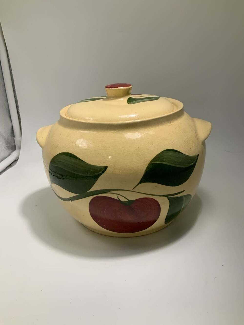 Vintage Watt Pottery Apple and Leaf Bean Pot With Lid and Handles #76